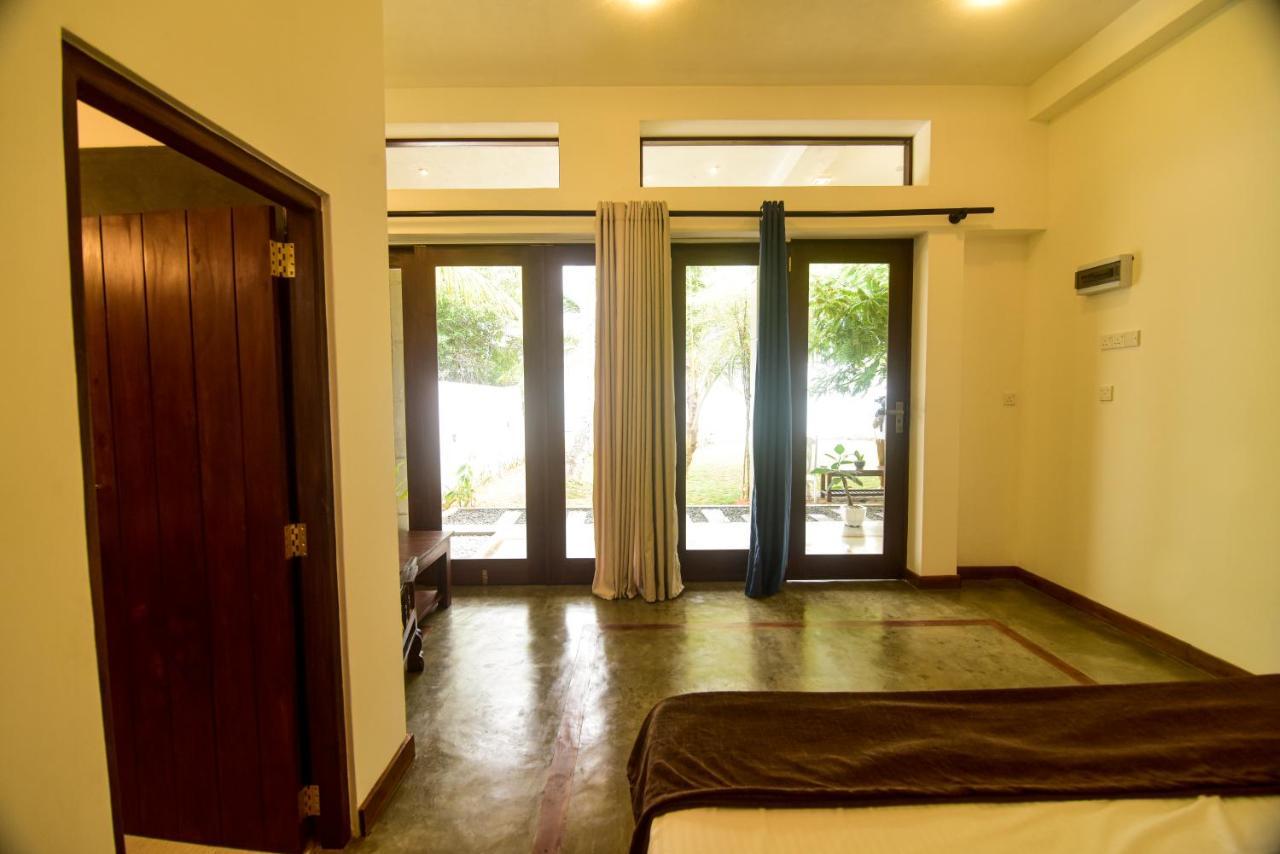 Hiru Lagoon Negombo Exterior photo