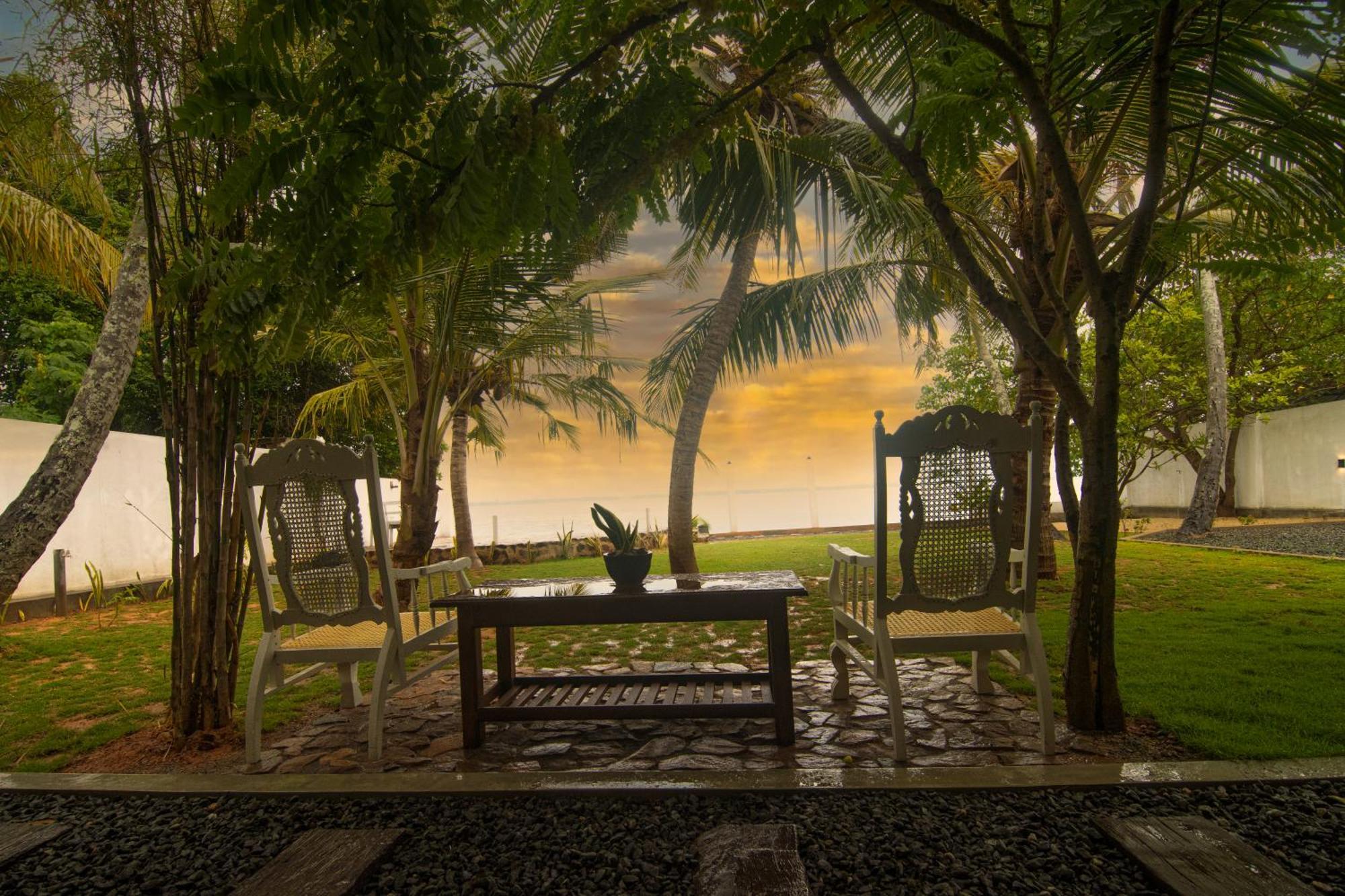 Hiru Lagoon Negombo Exterior photo